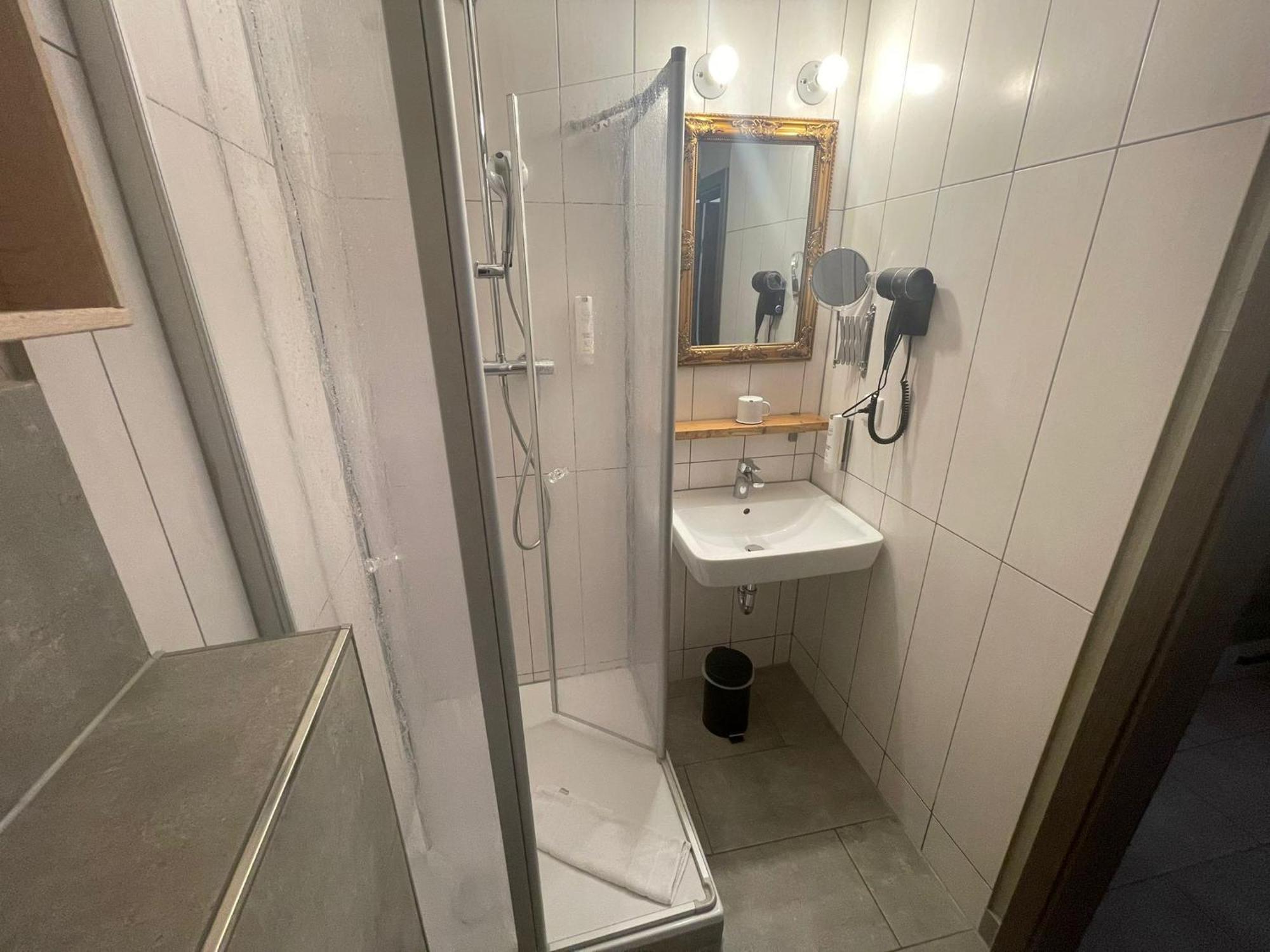 Zentrales Kobytinyhaus City Apartment Herford,Wlan,Parkplatz Bagian luar foto
